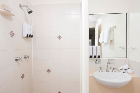 Park Regis Anchorage - C Tourism 9