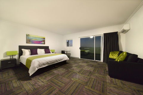 Mackay Oceanside Central Hotel Official - C Tourism 24