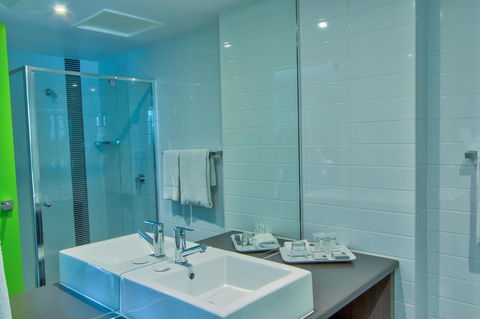 Mackay Oceanside Central Hotel Official - C Tourism 13