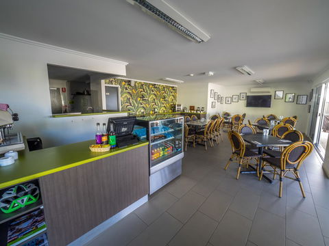 Mackay Oceanside Central Hotel Official - C Tourism 31