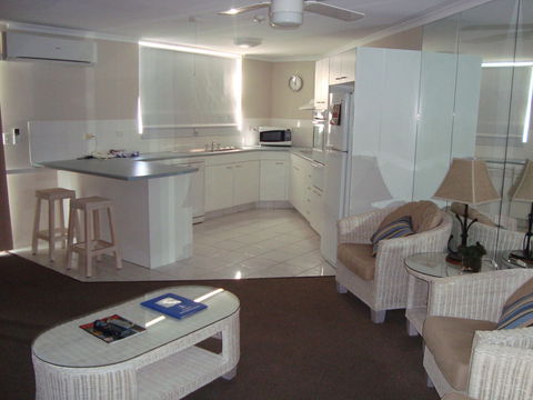 Grosvenor Beachfront Apartments Surfers Paradise - C Tourism 14