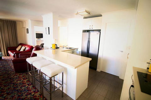 Grosvenor Beachfront Apartments Surfers Paradise - C Tourism 4