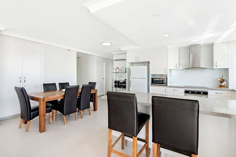 ULTIQA Beach Haven On Broadbeach - C Tourism 14