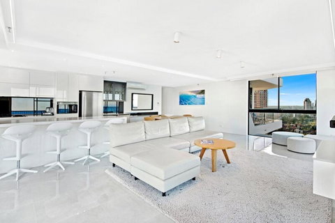 ULTIQA Beach Haven On Broadbeach - C Tourism 3
