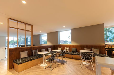 Woodroffe Hotel - C Tourism 25