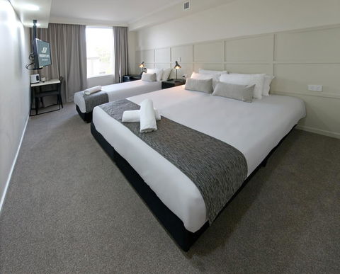 Woodroffe Hotel - C Tourism 13