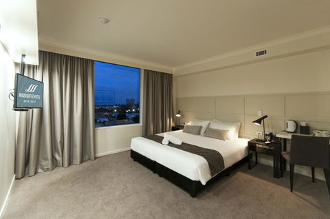 Woodroffe Hotel - C Tourism 11