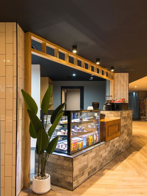 Woodroffe Hotel - C Tourism 21