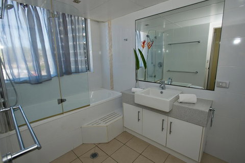 Oceania On Burleigh Beach - C Tourism 16