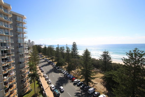 Oceania On Burleigh Beach - C Tourism 24