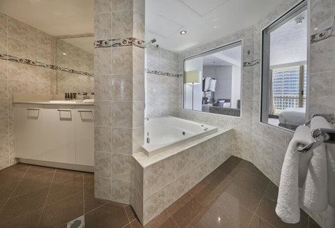 Novotel Surfers Paradise - C Tourism 10