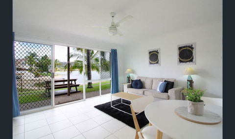 Bay Of Palms - C Tourism 1