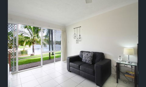 Bay Of Palms - C Tourism 2