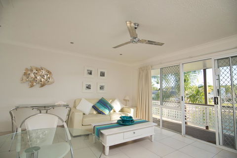 Bay Of Palms - C Tourism 31