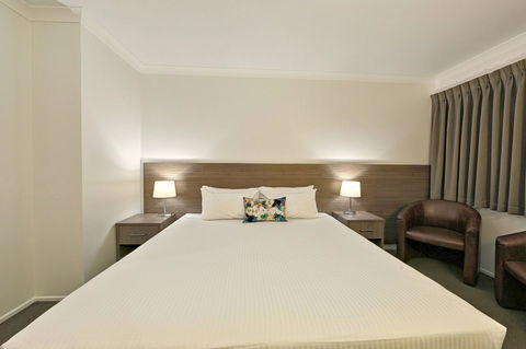 Smart Motels Bert Hinkler - C Tourism 20