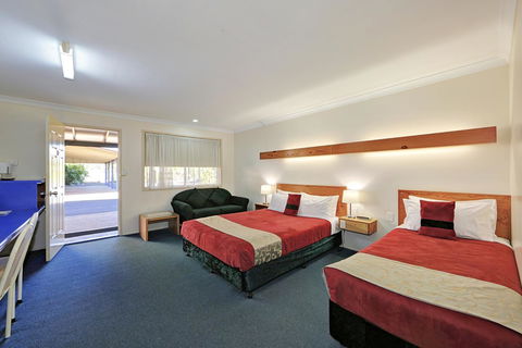 Smart Motels Bert Hinkler - C Tourism 13