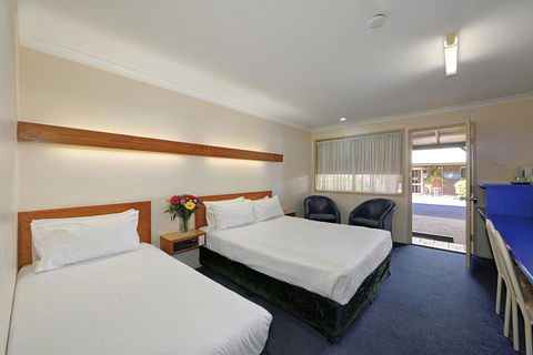 Smart Motels Bert Hinkler - C Tourism 18