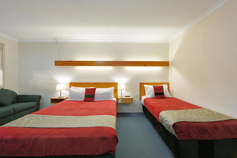 Smart Motels Bert Hinkler - C Tourism 9