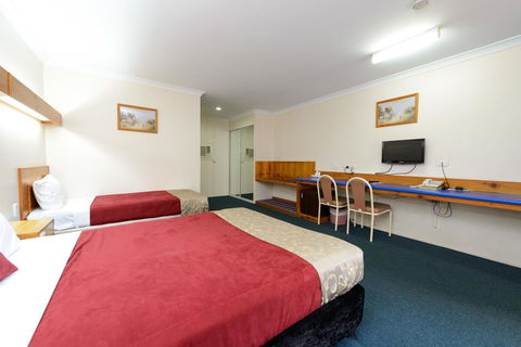 Smart Motels Bert Hinkler - C Tourism 2