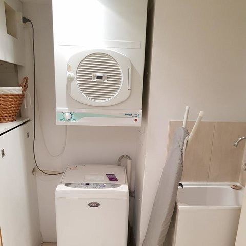Gemini Court Holiday Apartments - C Tourism 27