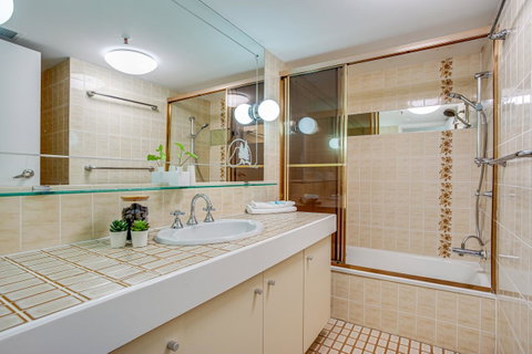 Gemini Court Holiday Apartments - C Tourism 11