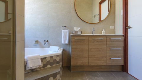 Blue Summit Hideaway - C Tourism 38