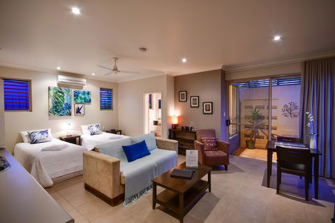Blue Summit Hideaway - C Tourism 4