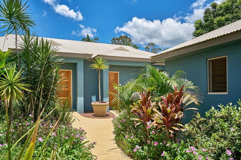 Blue Summit Hideaway - C Tourism 0