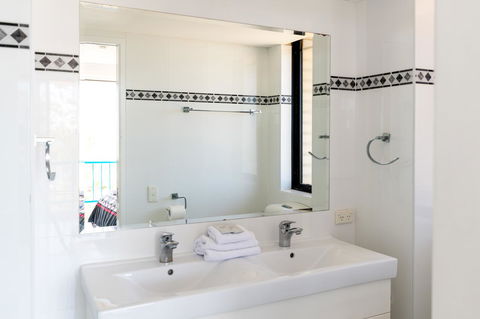 Burgess @ Kings Beach Apartments - C Tourism 15