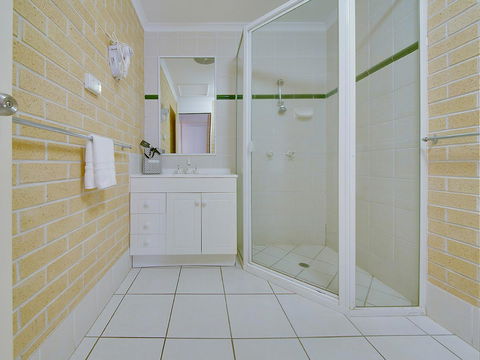Murray Street Apartments - C Tourism 25