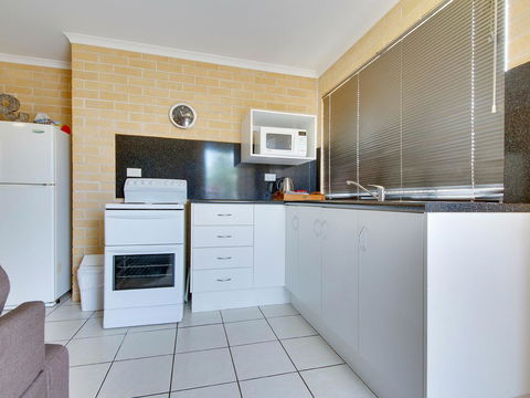 Murray Street Apartments - C Tourism 40