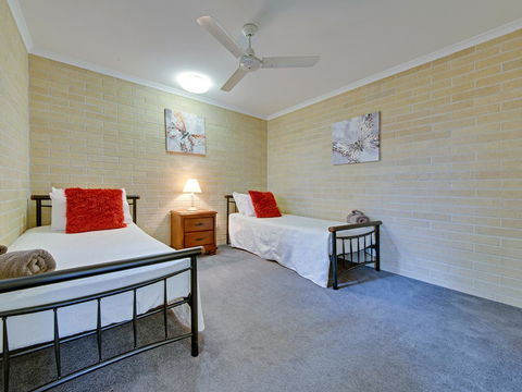 Murray Street Apartments - C Tourism 42