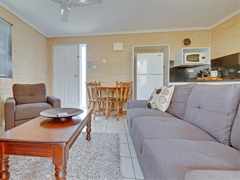 Murray Street Apartments - C Tourism 35