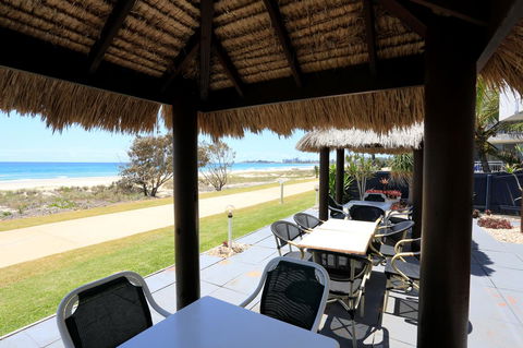Bilinga Beach Motel - C Tourism 0