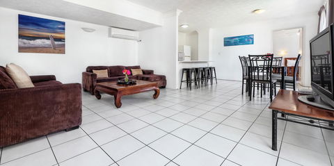 Bilinga Beach Motel - C Tourism 42