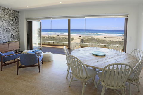 Bilinga Beach Motel - C Tourism 11