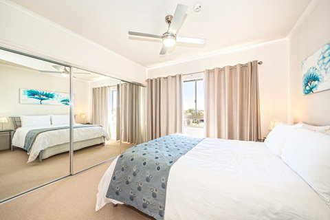 On The Bay Apartments - C Tourism 2