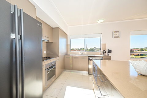 On The Bay Apartments - C Tourism 3