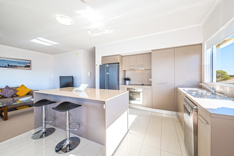 On The Bay Apartments - C Tourism 4