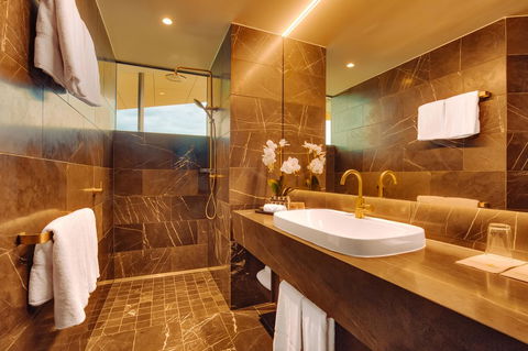 Eatons Hill Hotel - C Tourism 11