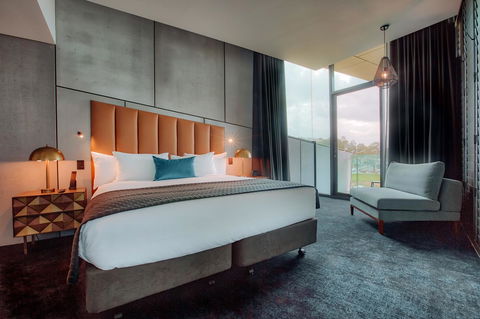 Eatons Hill Hotel - C Tourism 15
