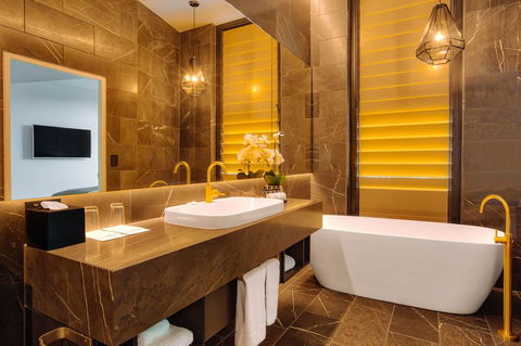Eatons Hill Hotel - C Tourism 14