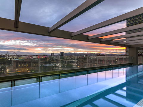 Oaks Brisbane Casino Tower Suites - C Tourism 1