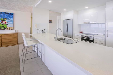 84 The Spit Holiday Apartments - C Tourism 14