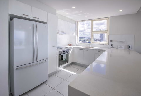 84 The Spit Holiday Apartments - C Tourism 7