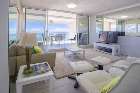84 The Spit Holiday Apartments - C Tourism 21