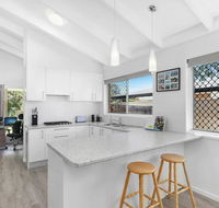 Beautiful Home- Walk to Beach-Short drive to Noosa - C Tourism