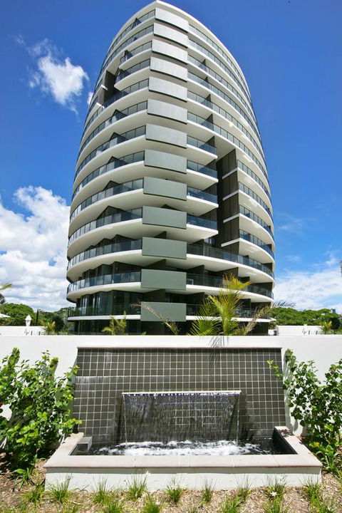 Ambience On Burleigh Beach - C Tourism 33