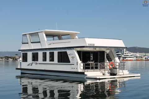 Coomera Houseboats - C Tourism 39
