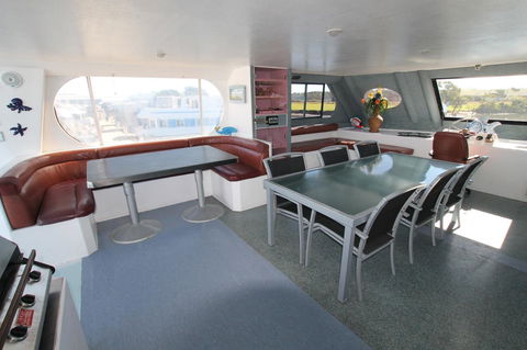 Coomera Houseboats - C Tourism 19